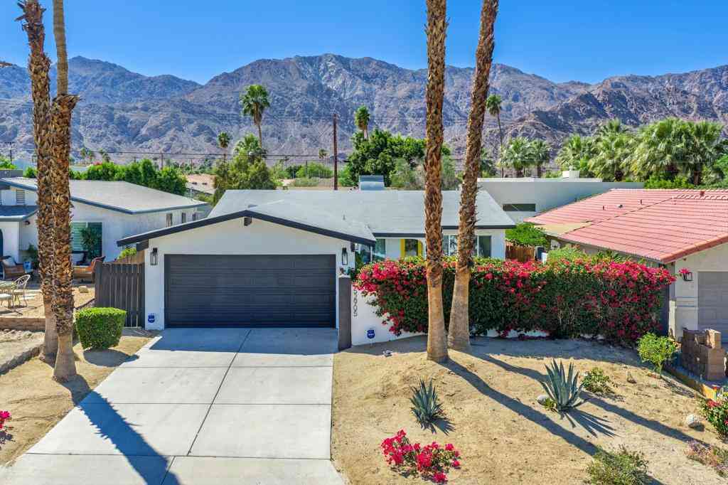 Homes For Sale - 52905 Avenida Martinez<br/> La Quinta, CA 92253