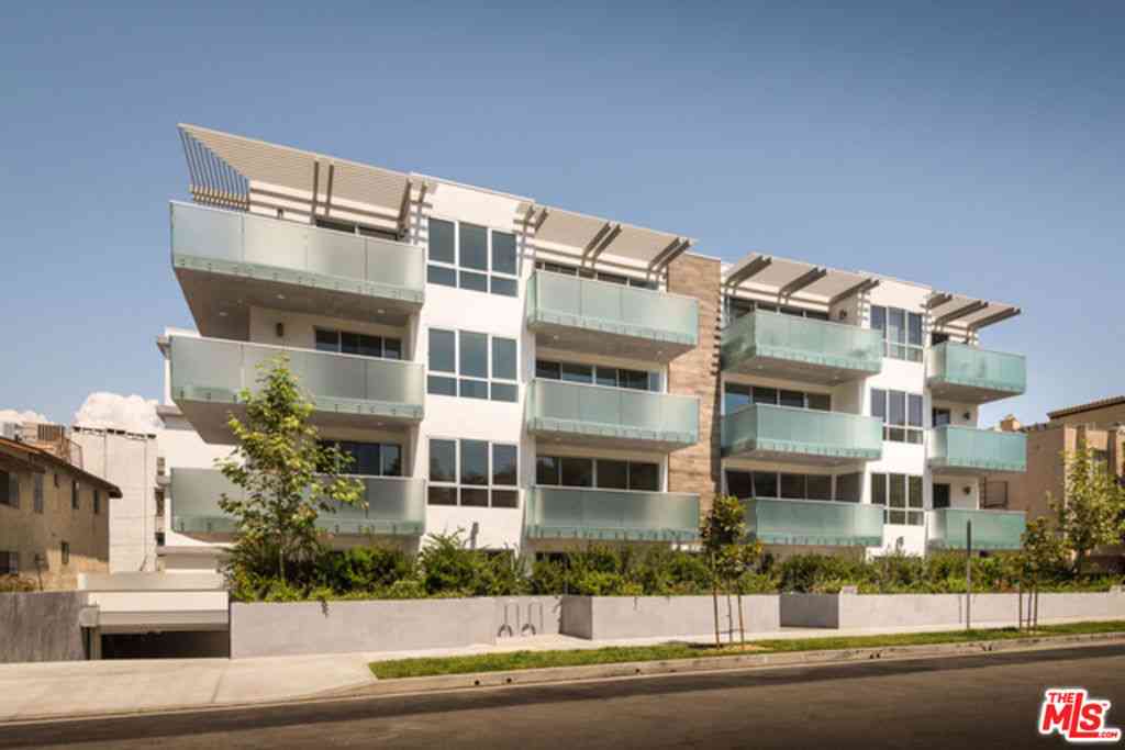 Condo For Rent - 12045 Guerin Street #304<br/> Studio City, CA 91604