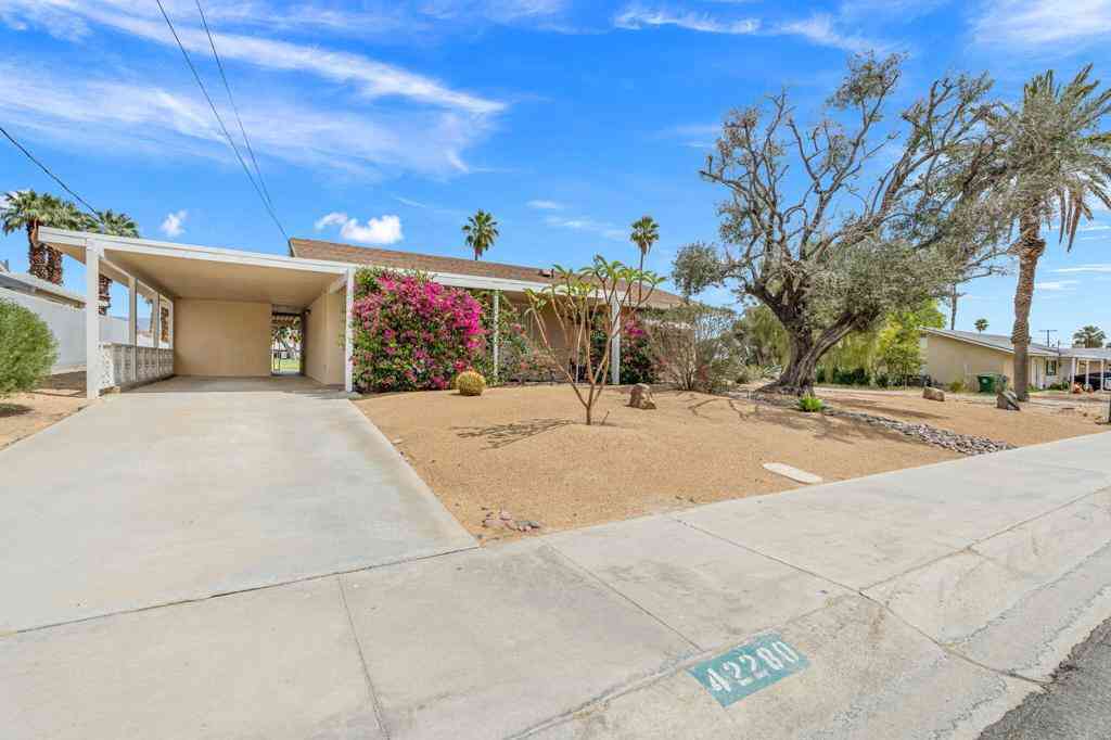 Homes For Sale - 42280 Kansas Street<br/> Palm Desert, CA 92211