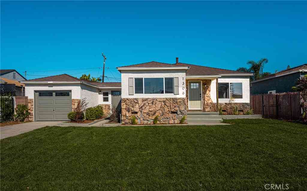 Homes For Sale - 1306 S Cliveden Avenue<br/> Compton, CA 90220