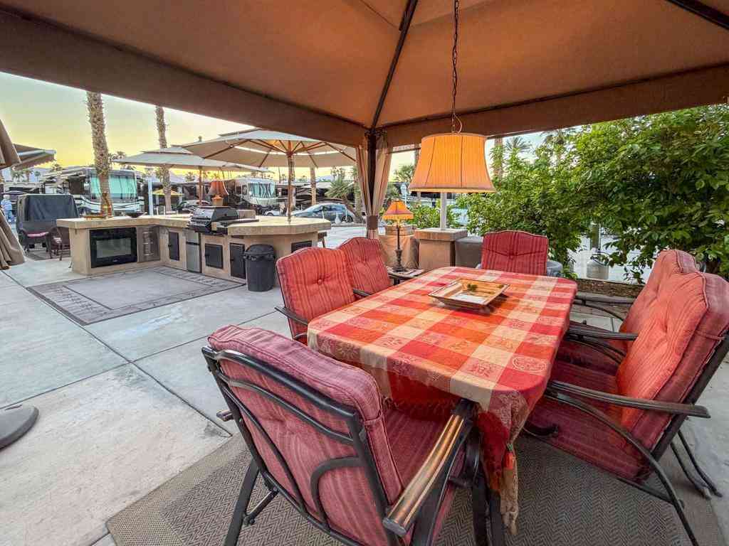 Mobile Home For Sale - 80394 Ave 48 #108<br/> Indio, CA 92201