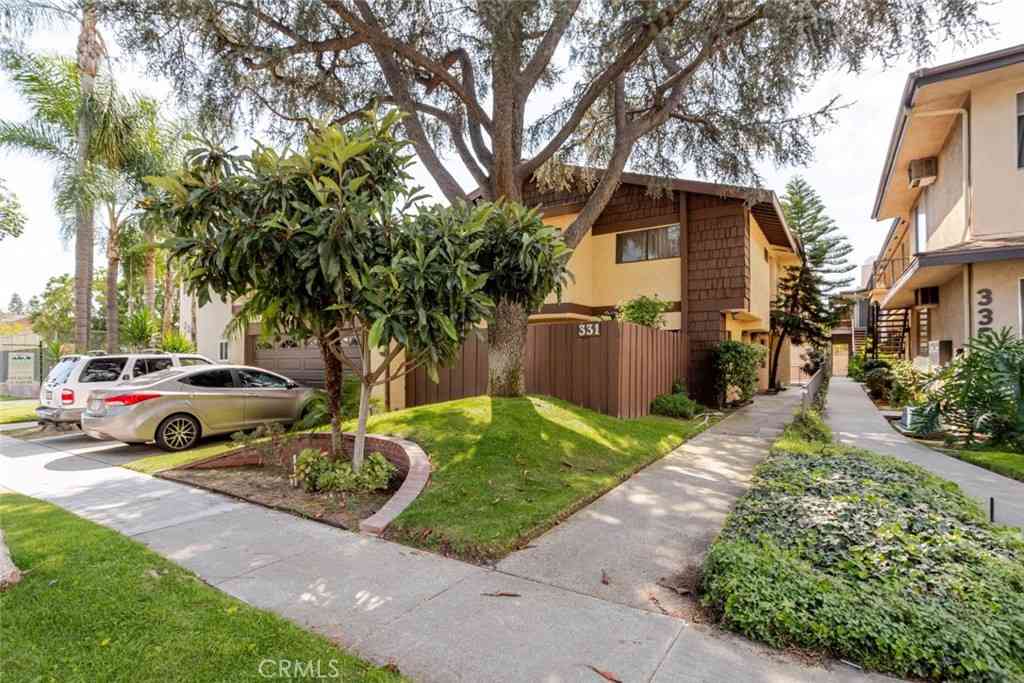 Condo For Sale - 331 N Isabel Street #4<br/> Glendale, CA 91206