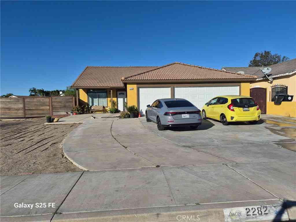 Homes For Sale - 2282 N Smoketree<br/> Rialto, CA 92377