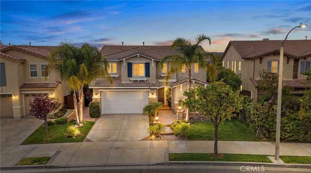 Homes For Sale - 17765 Cape Jasmine<br/> Canyon Country, CA 91387