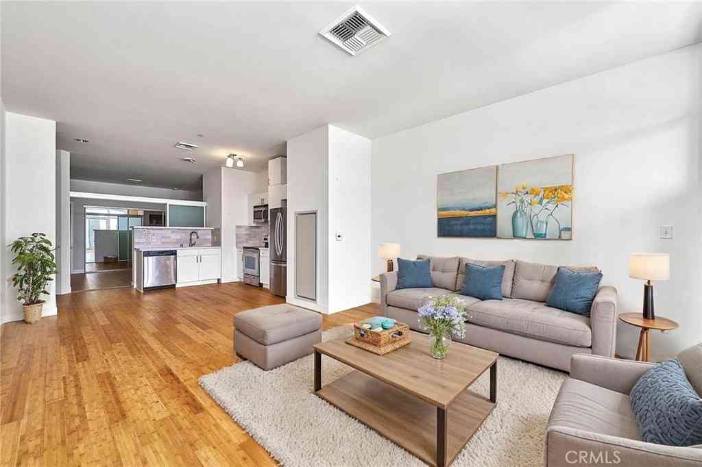 Condo For Sale - 3810 Wilshire #1904<br/> Los Angeles, CA 90010