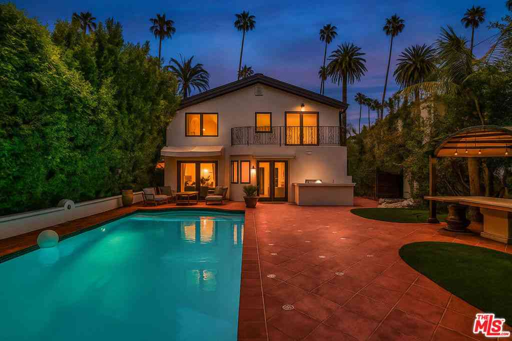 Homes For Rent - 209 N Doheny Drive<br/> Beverly Hills, CA 90211
