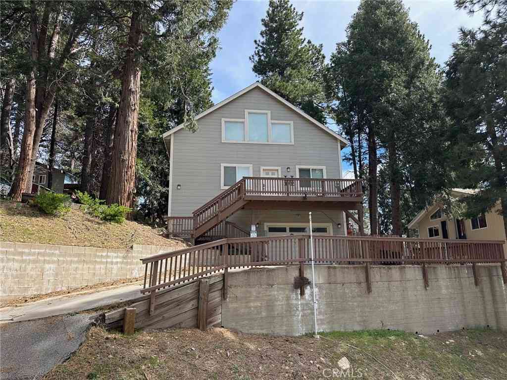 Homes For Sale - 2551 Rim Of The World Drive<br/> Running Springs, CA 92382