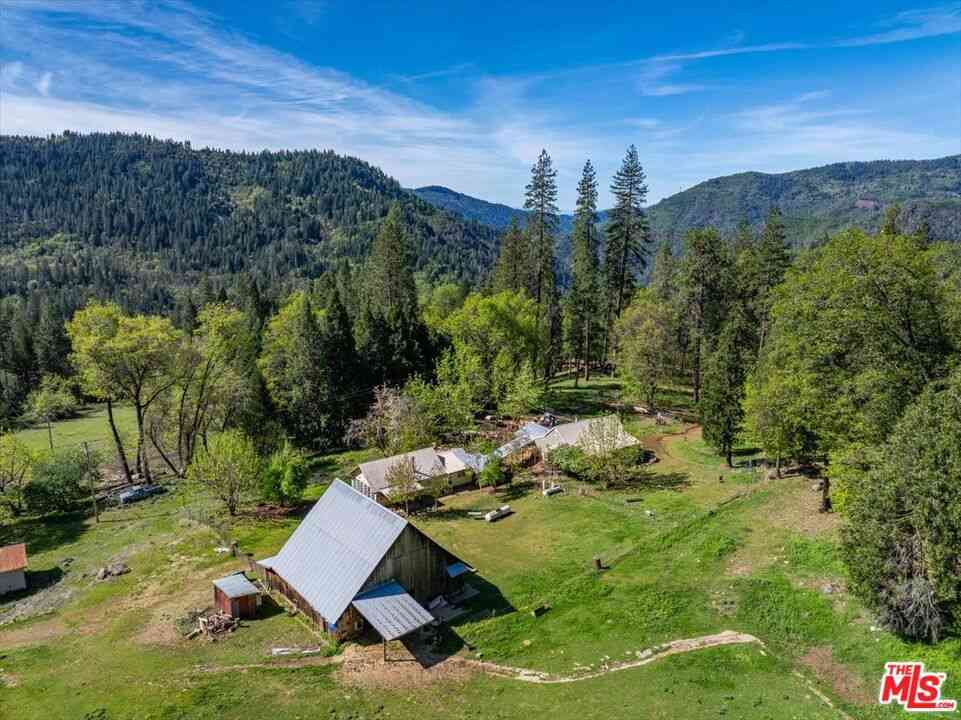 Homes For Sale - 20441 Cove Road<br/> Shasta County, Montgomery Creek, CA 96065