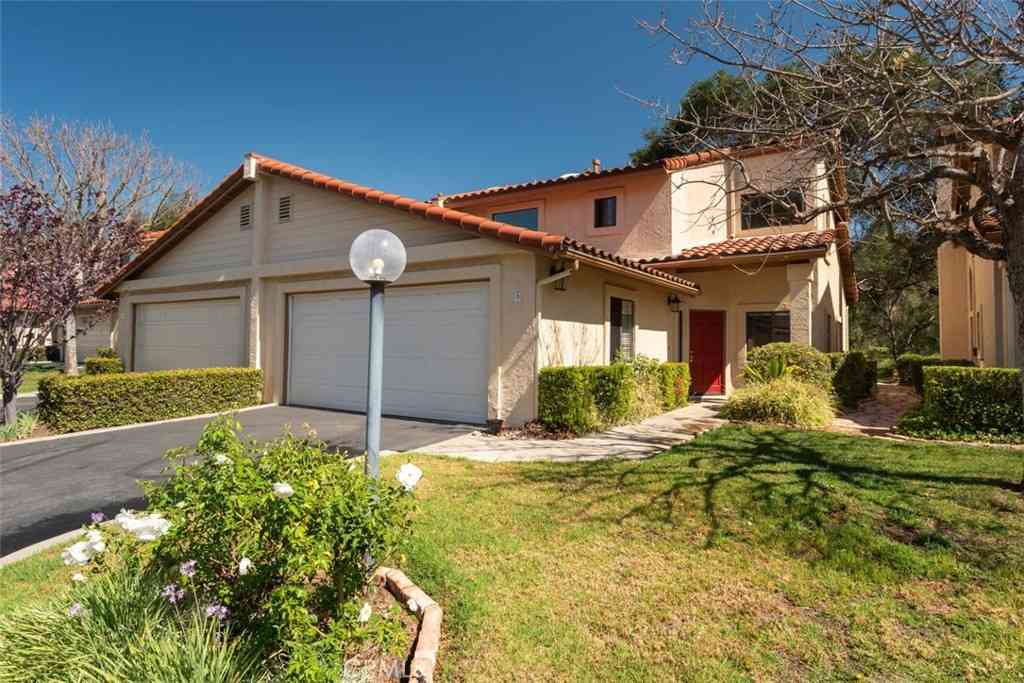 Townhouse For Sale - 1718 Tecalote Drive #9<br/> Fallbrook, CA 92028