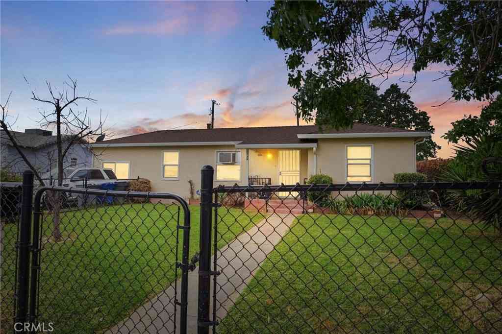 Homes For Sale - 898 Yosemite Parkway<br/> Merced, CA 95341