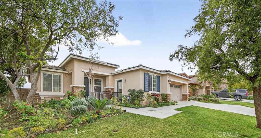 Homes For Sale - 29415 High Ridge<br/> Lake Elsinore, CA 92530