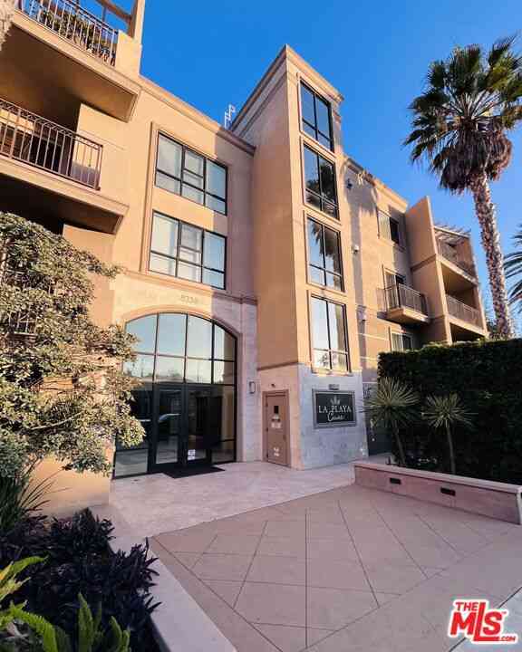 Condo For Sale - 8238 W Manchester Avenue #103<br/> Playa Del Rey, CA 90293