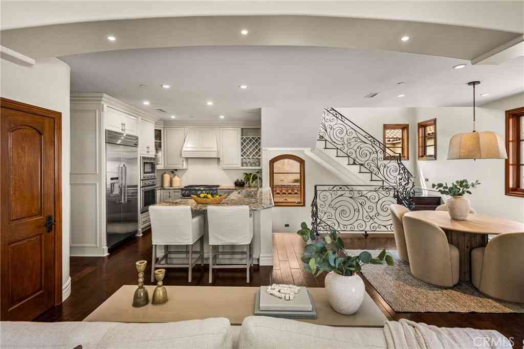 Condo For Sale - 604 1/2 Marigold Avenue #B<br/> Corona Del Mar, CA 92625