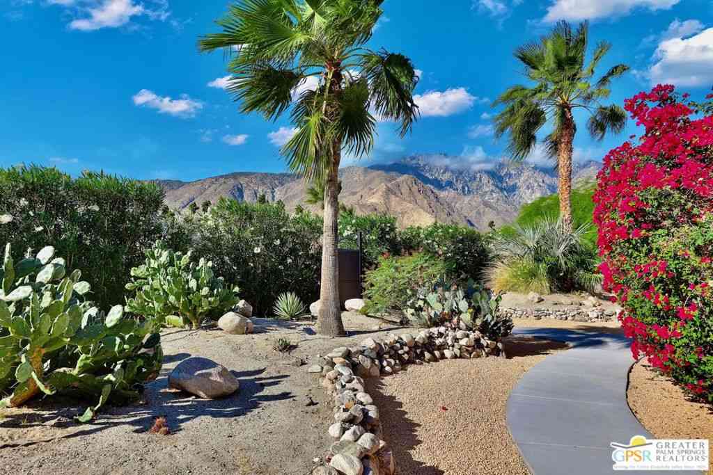 Homes For Sale - 300 W Pico Road<br/> Palm Springs, CA 92262