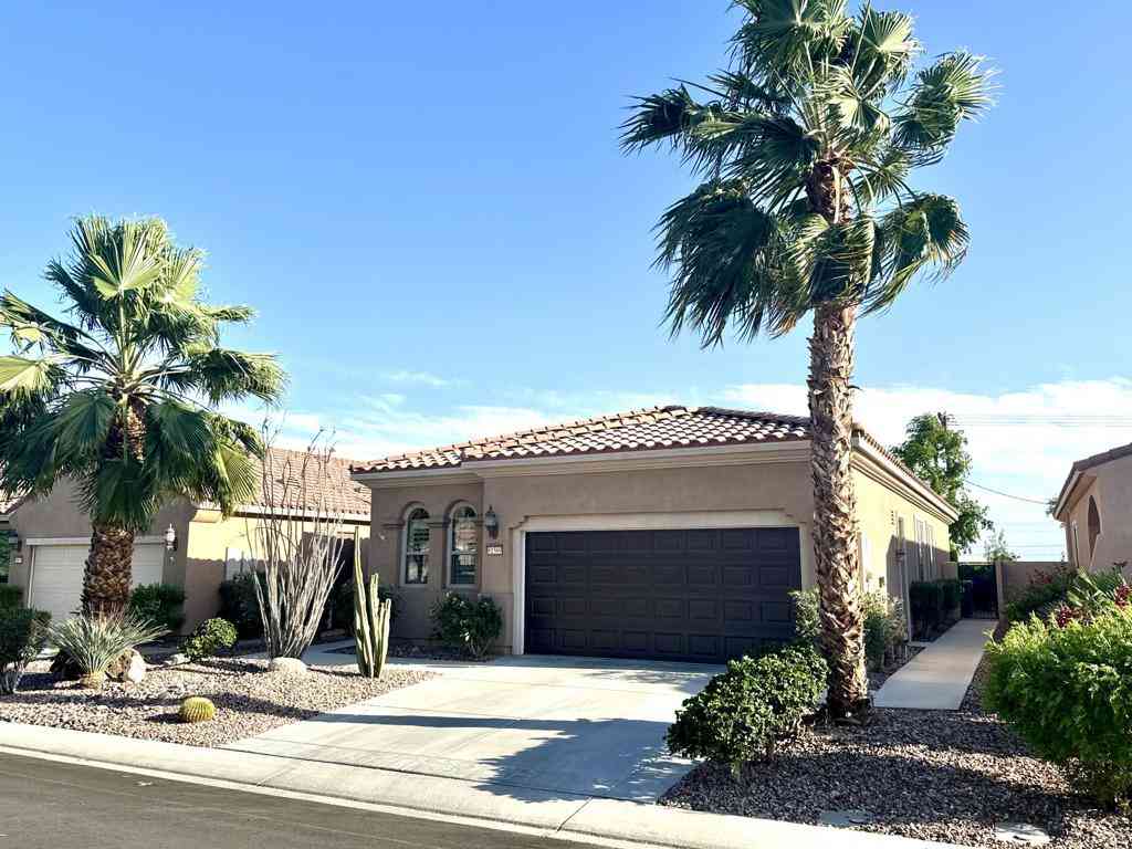 Homes For Sale - 81569 Avenida Celaya<br/> Indio, CA 92203