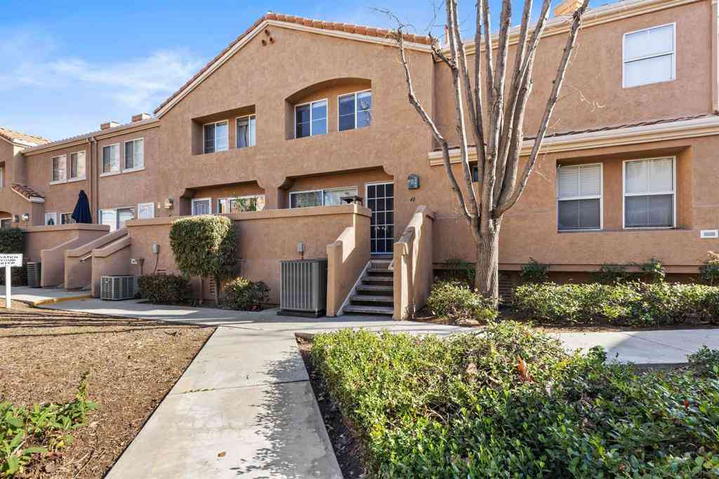 Townhouse For Sale - 13806 Pinkard Way #UNIT 40<br/> El Cajon, CA 92021