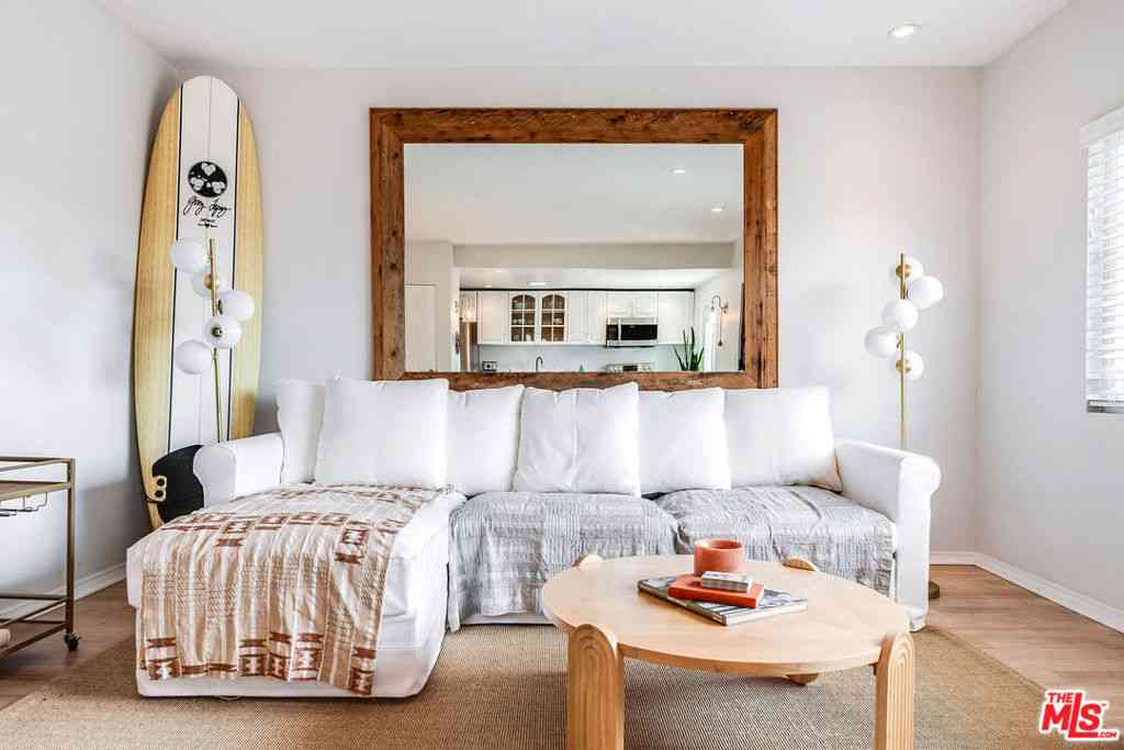 Condo For Sale - 445 Washington Boulevard #10<br/> Marina Del Rey, CA 90292
