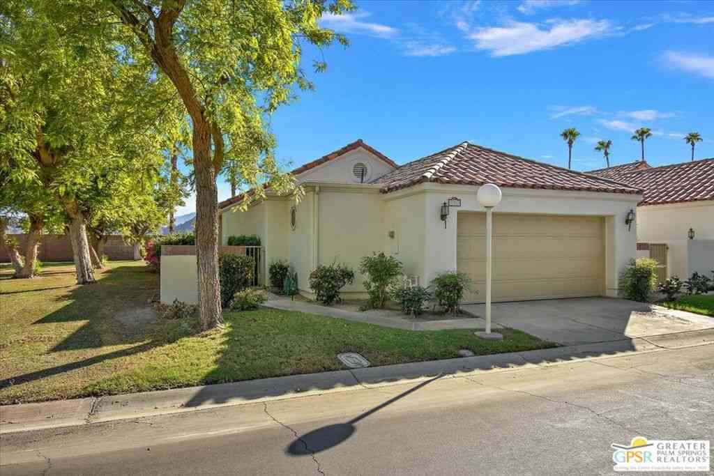 Condo For Sale - 77733 S Calle Las Brisas<br/> Palm Desert, CA 92211