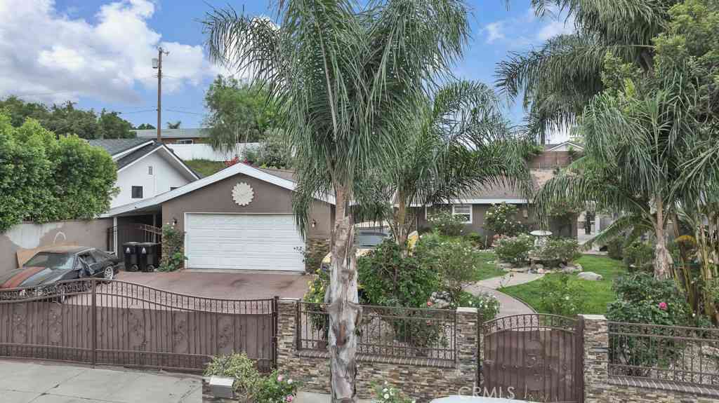 Homes For Sale - 14962 Genoa<br/> Sylmar, CA 91342