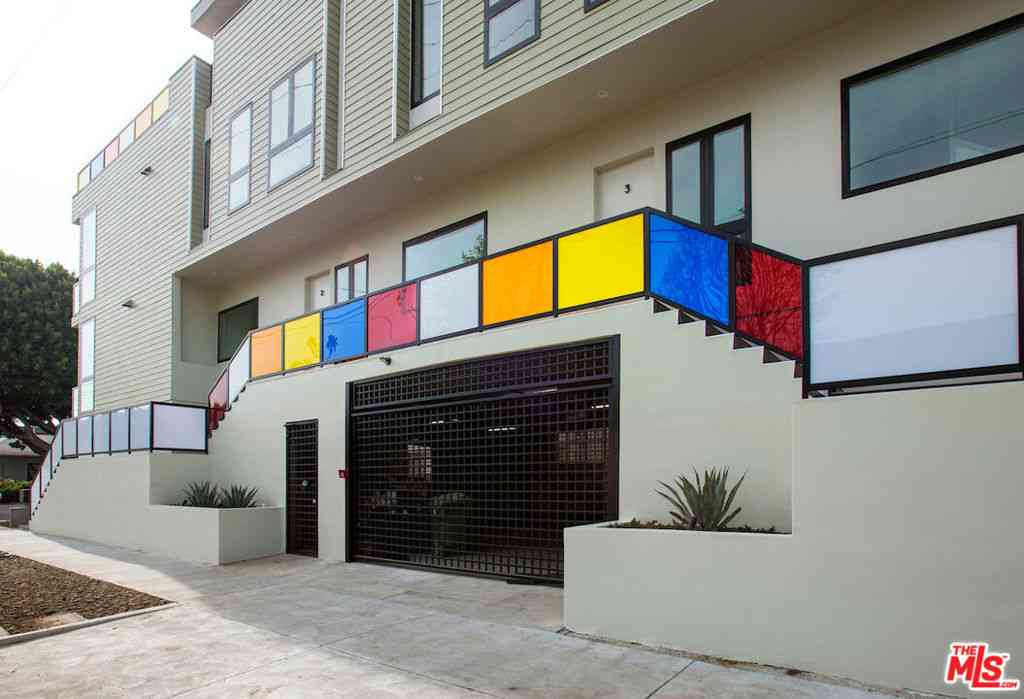 Condo For Rent - 2496 S Centinela Avenue #3<br/> Los Angeles, CA 90064