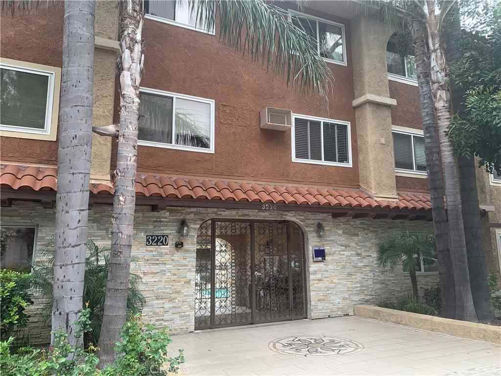 Condo For Rent - 3220 Altura #213<br/> La Crescenta, CA 91214