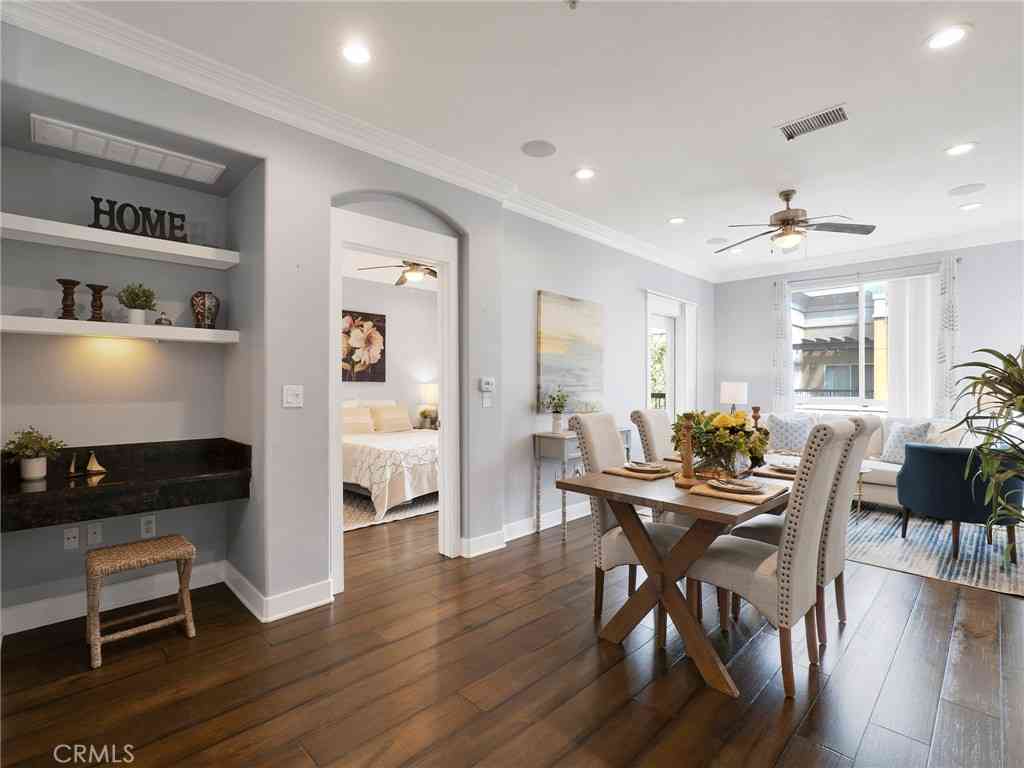 Condo For Sale - 24507 Town Center #7418<br/> Valencia, CA 91355