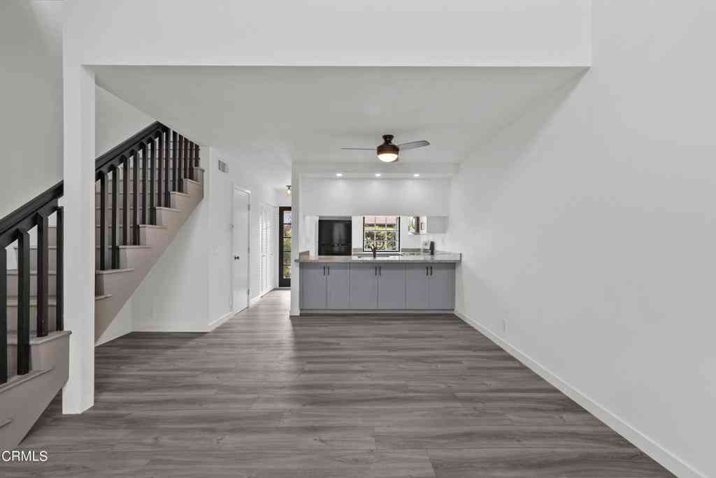 Townhouse For Rent - 1223 Chelan Lane<br/> Ventura, CA 93004