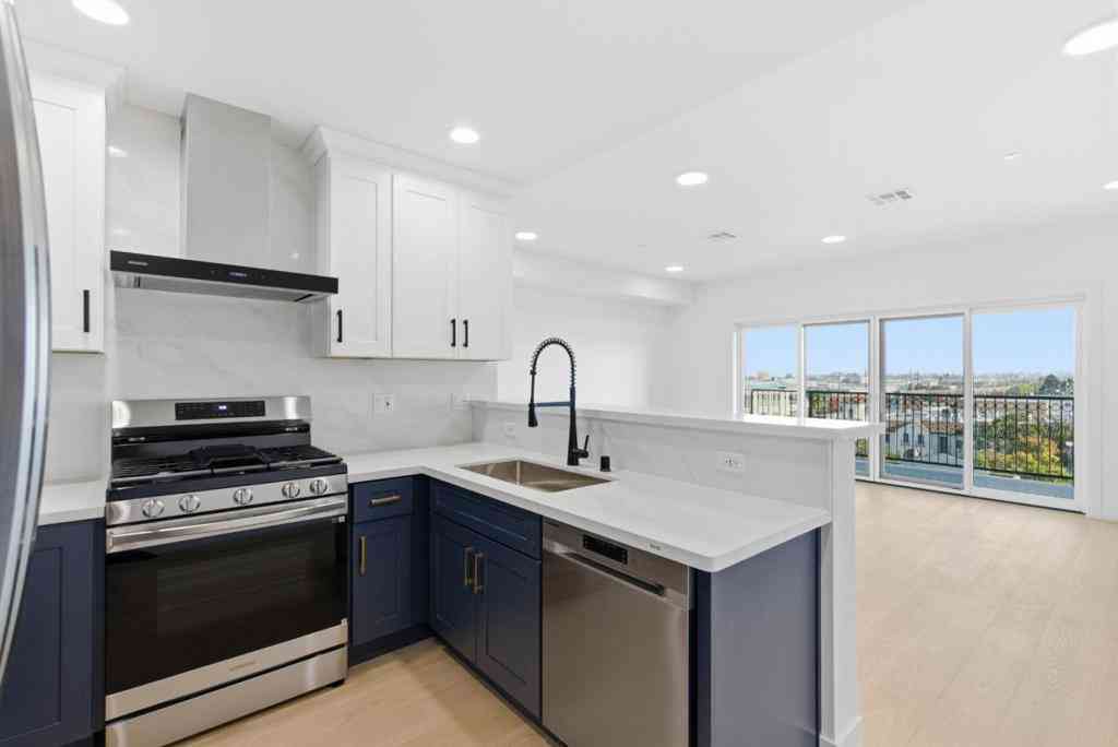 Condo For Sale - 560 El Camino Real #206<br/> San Carlos, CA 94070