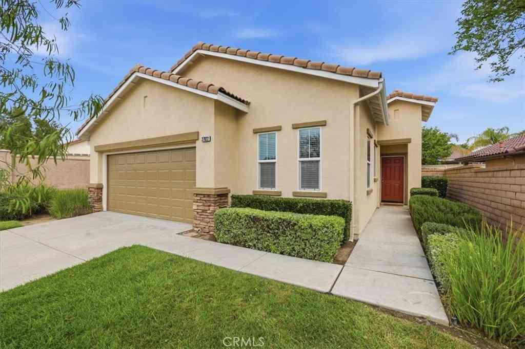Homes For Sale - 27822 Whisperwood Drive<br/> Menifee, CA 92584