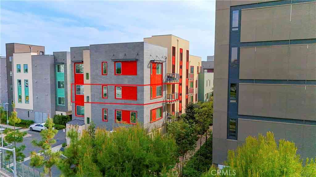 Condo For Sale - 199 Bowery<br/> Irvine, CA 92612