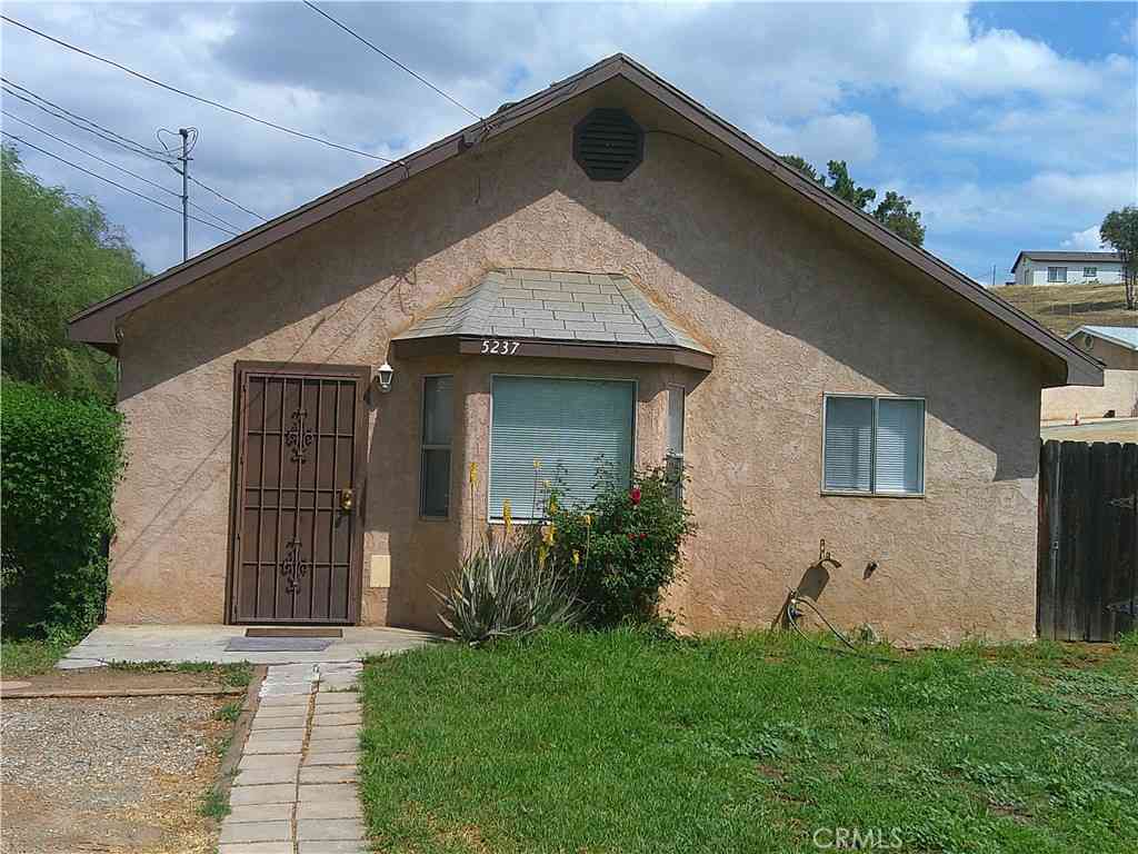 Homes For Rent - 5237 Bushnell Street<br/> Riverside, CA 92505
