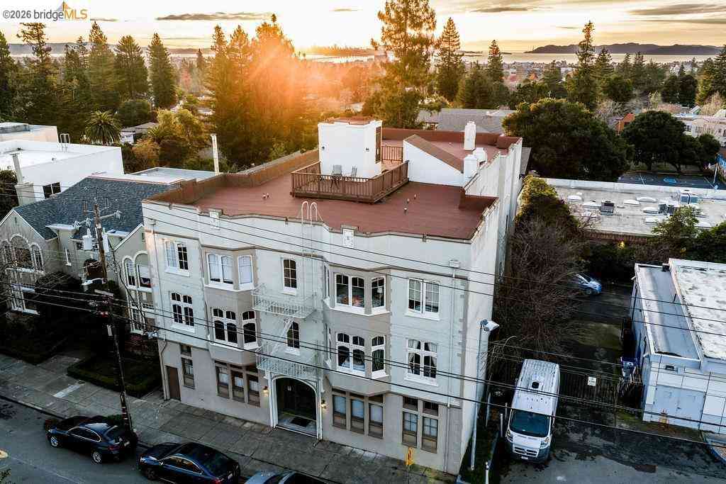 Homes For Sale - 22 Domingo Ave<br/> Alameda County, Berkeley, CA 94705
