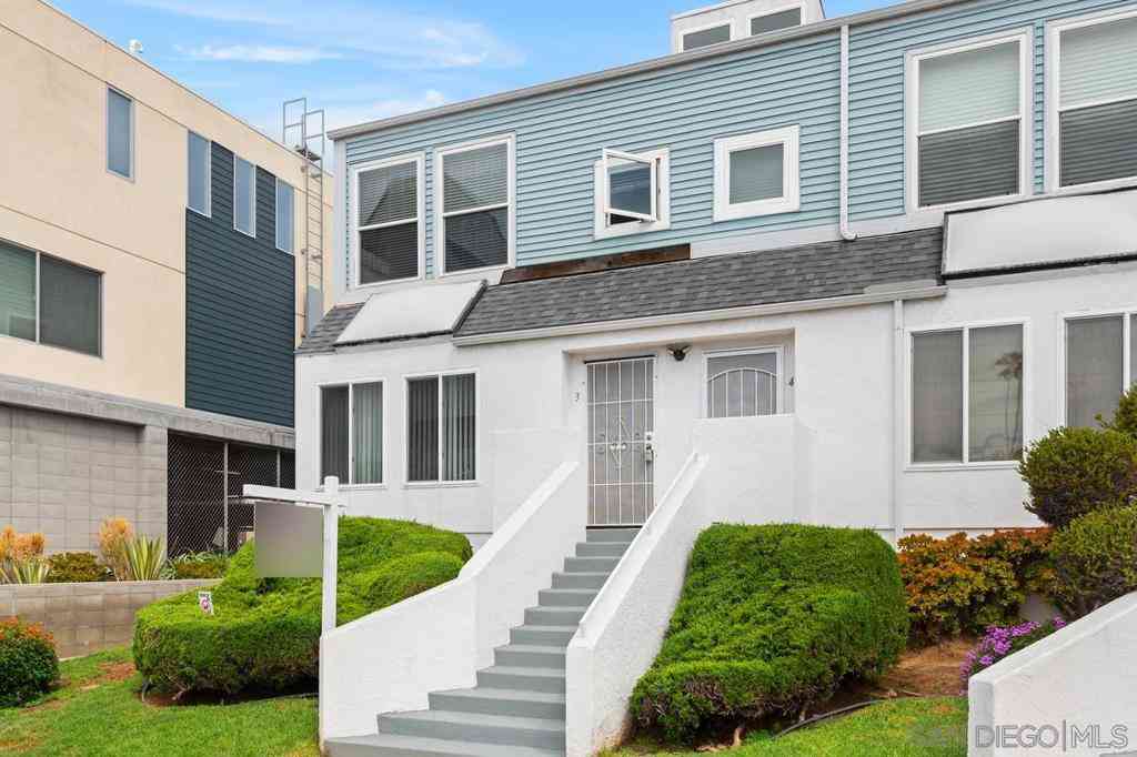 Townhouse For Sale - 130 Evergreen Ave #UNIT 3<br/> Imperial Beach, CA 91932