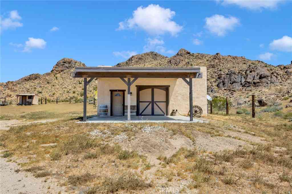 Homes For Sale - 31542 Spinel<br/> Lucerne Valley, CA 92356