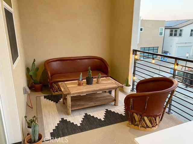 Condo For Sale - 27628 Exploration<br/> Valencia, CA 91381