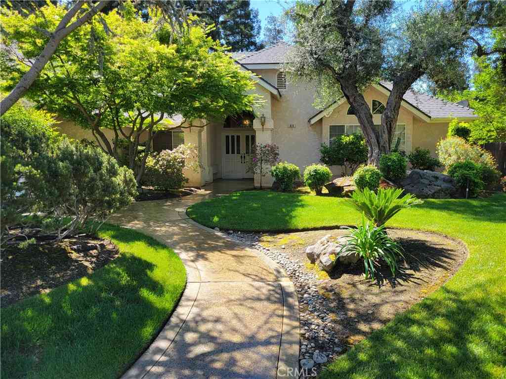 Homes For Sale - 819 E Woodhaven<br/> Fresno, CA 93720