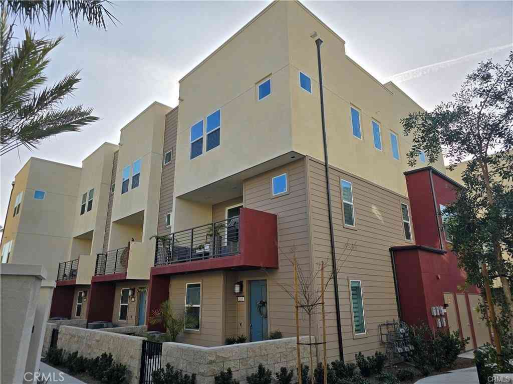 Condo For Sale - 1651 W Lincoln Avenue #105<br/> Anaheim, CA 92801