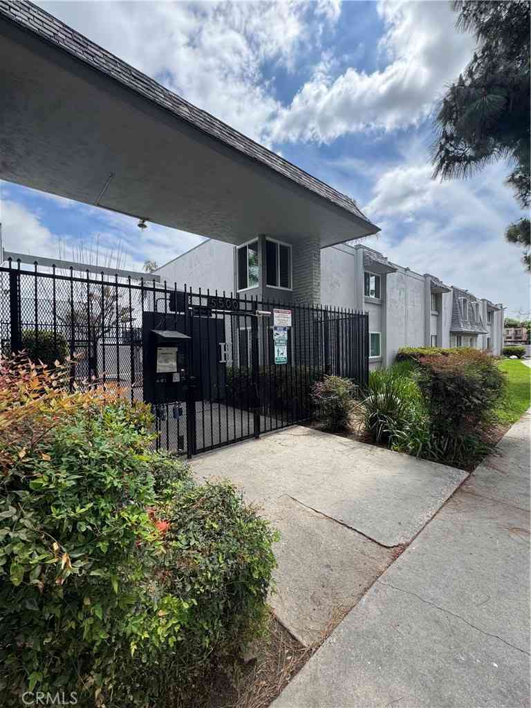 Condo For Sale - 5500 Ackerfield #309<br/> Long Beach, CA 90805