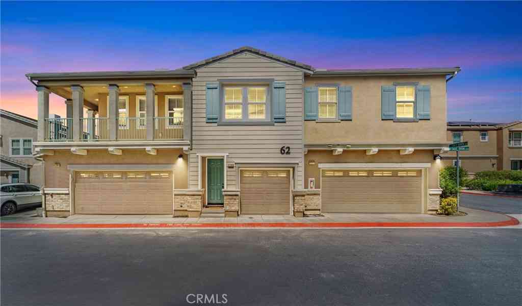 Condo For Sale - 42989 Calle Cristal<br/> Temecula, CA 92592