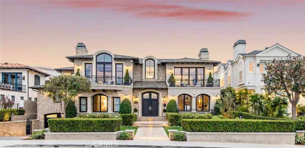 Homes For Sale - 500 N Poinsettia Avenue<br/> Manhattan Beach, CA 90266