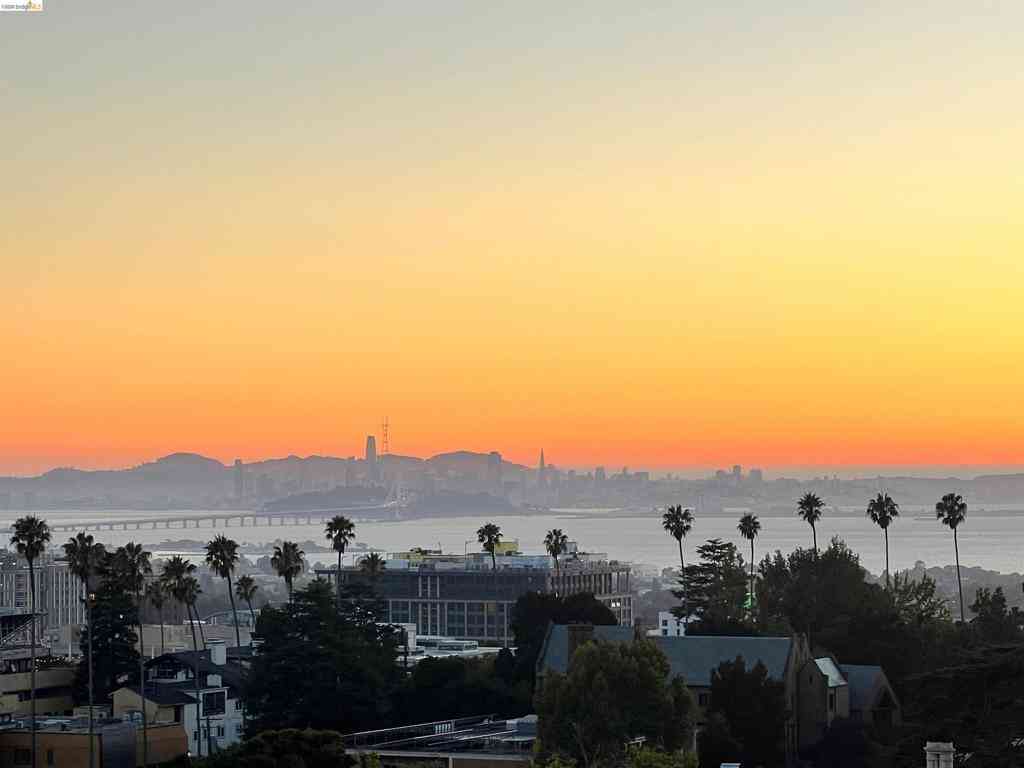 Condo For Sale - 2634 Virginia St #33<br/> Berkeley, CA 94709