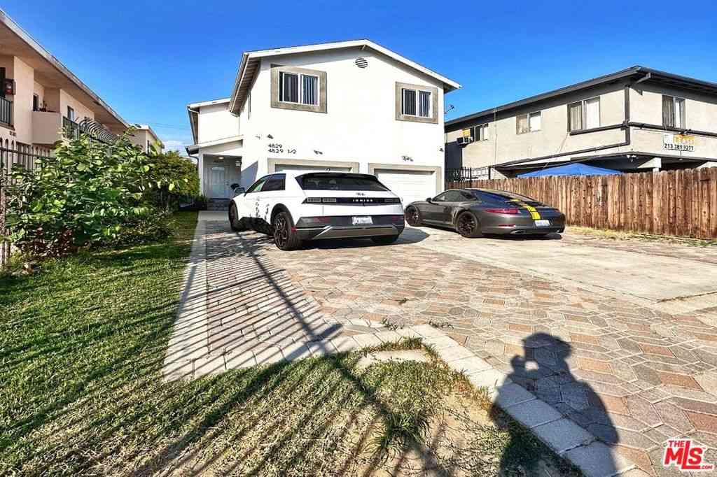Condo For Rent - 4829 W 17th Street<br/> Los Angeles, CA 90019