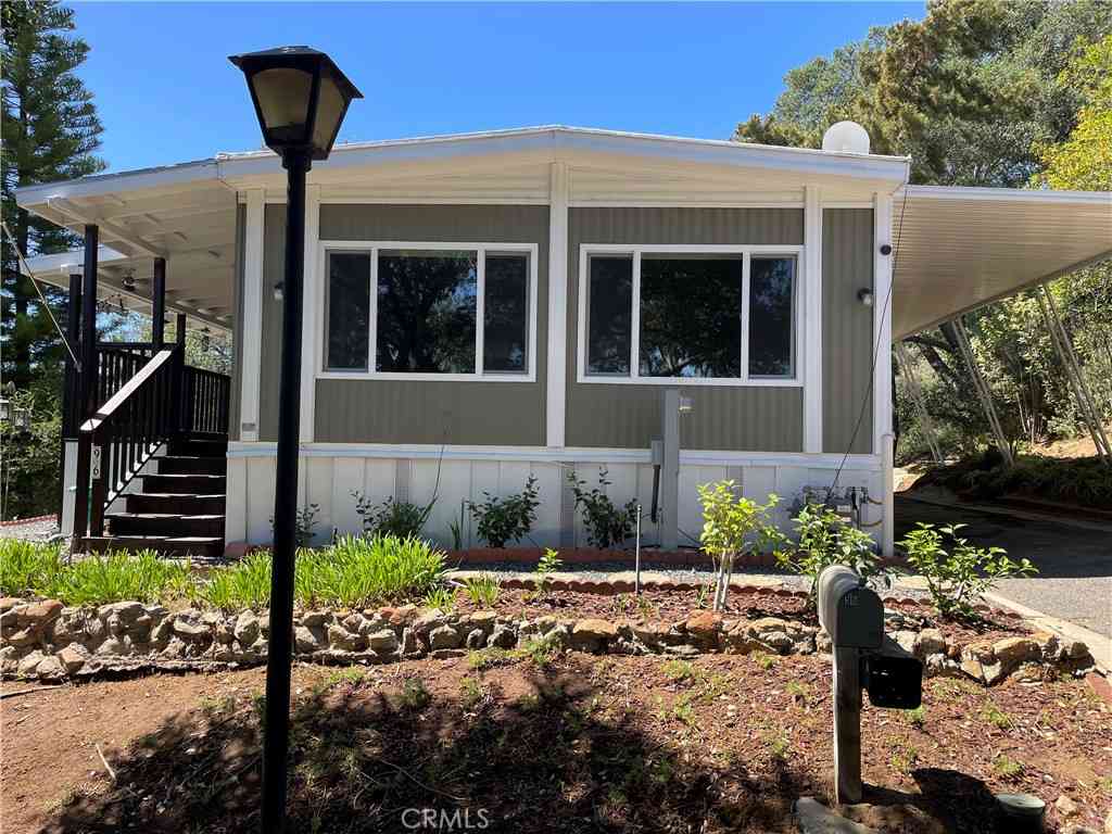 Mobile Home For Sale - 4747 Oak Crest #96<br/> Fallbrook, CA 92028