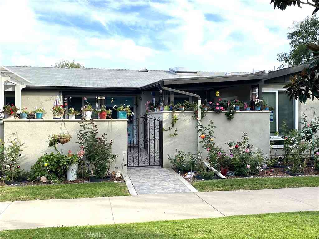 Homes For Sale - 1851 Mckinney Way, M15-25b<br/> Seal Beach, CA 90740