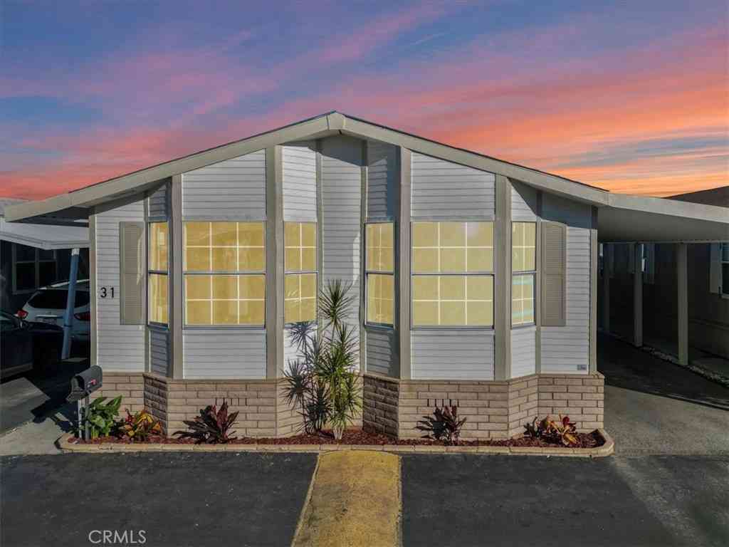 Mobile Home For Sale - 9080 Bloomfield #31<br/> Cypress, CA 90630