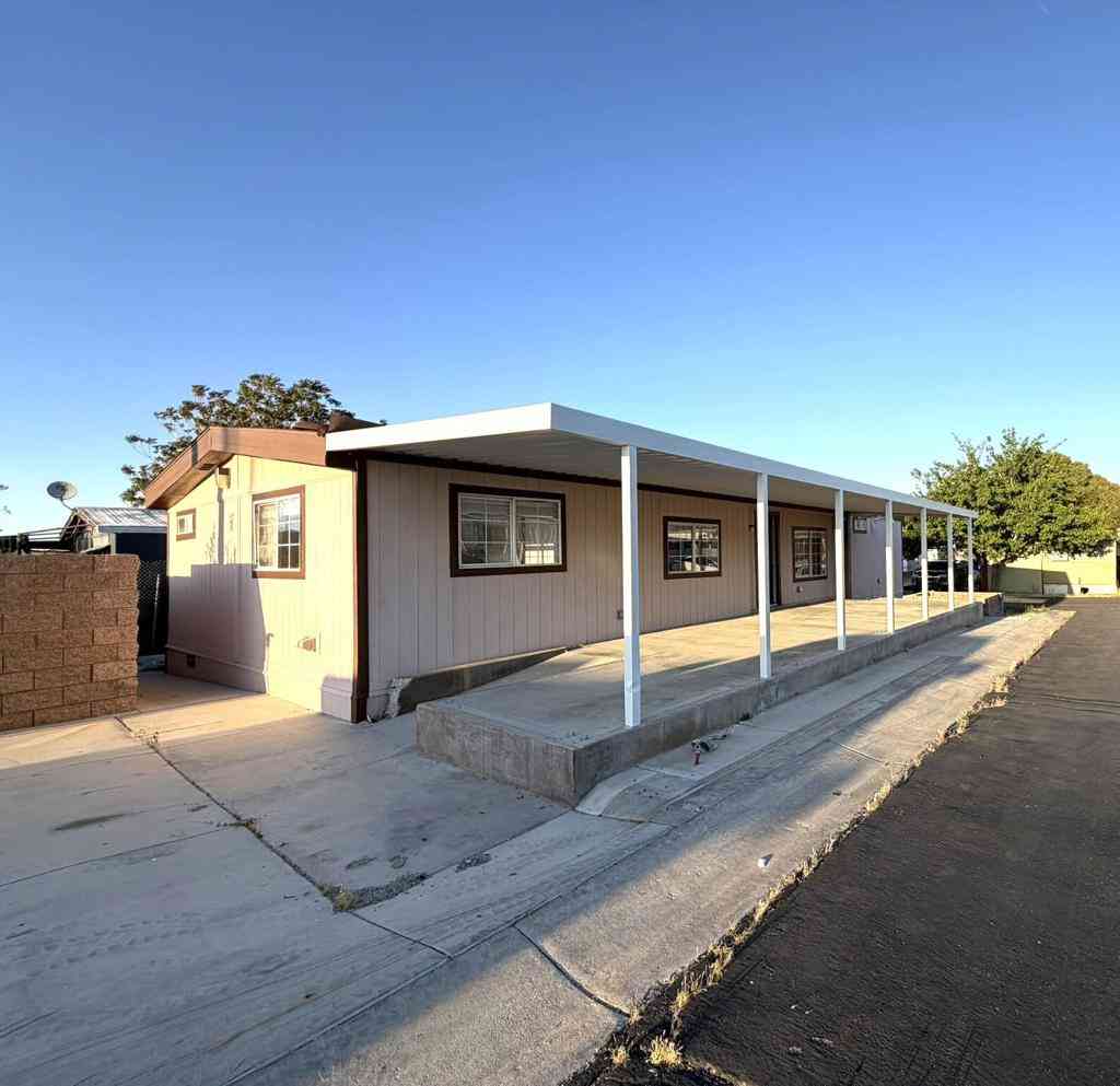 Mobile Home For Sale - 62475 29 Palms Highway #27<br/> Joshua Tree, CA 92252