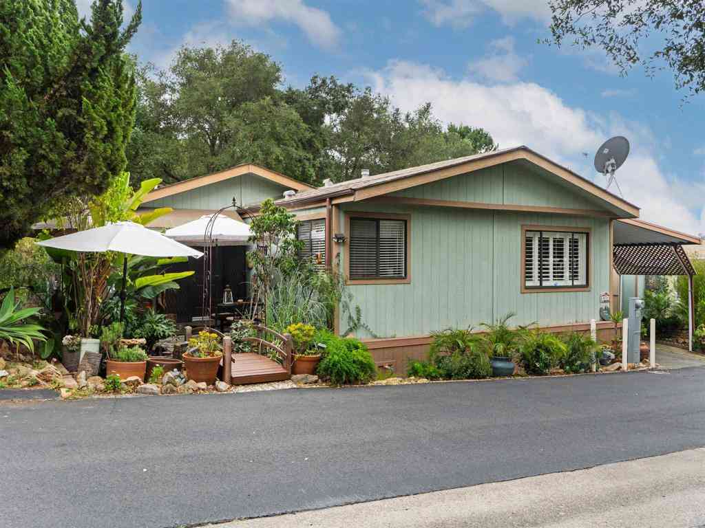 Mobile Home For Sale - 4747 Oak Crest Road #87<br/> Fallbrook, CA 92028