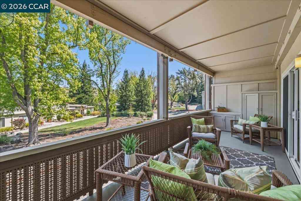 Condo For Sale - 1112 Rockledge Ln #6<br/> Walnut Creek, CA 94595