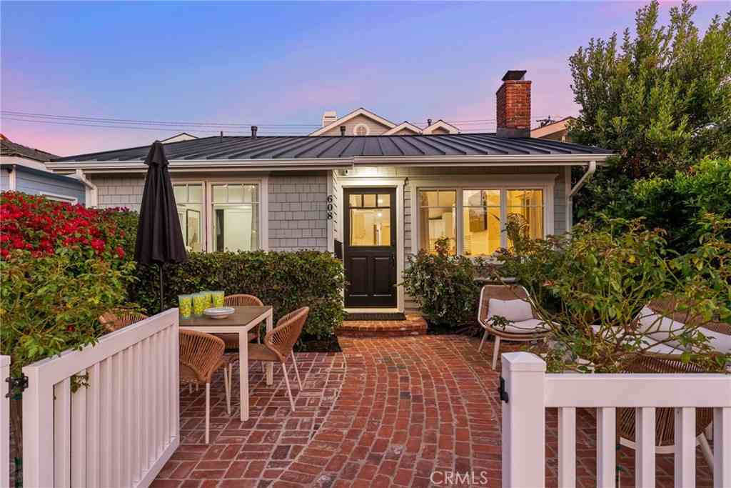 Condo For Sale - 608 Jasmine Avenue<br/> Corona Del Mar, CA 92625