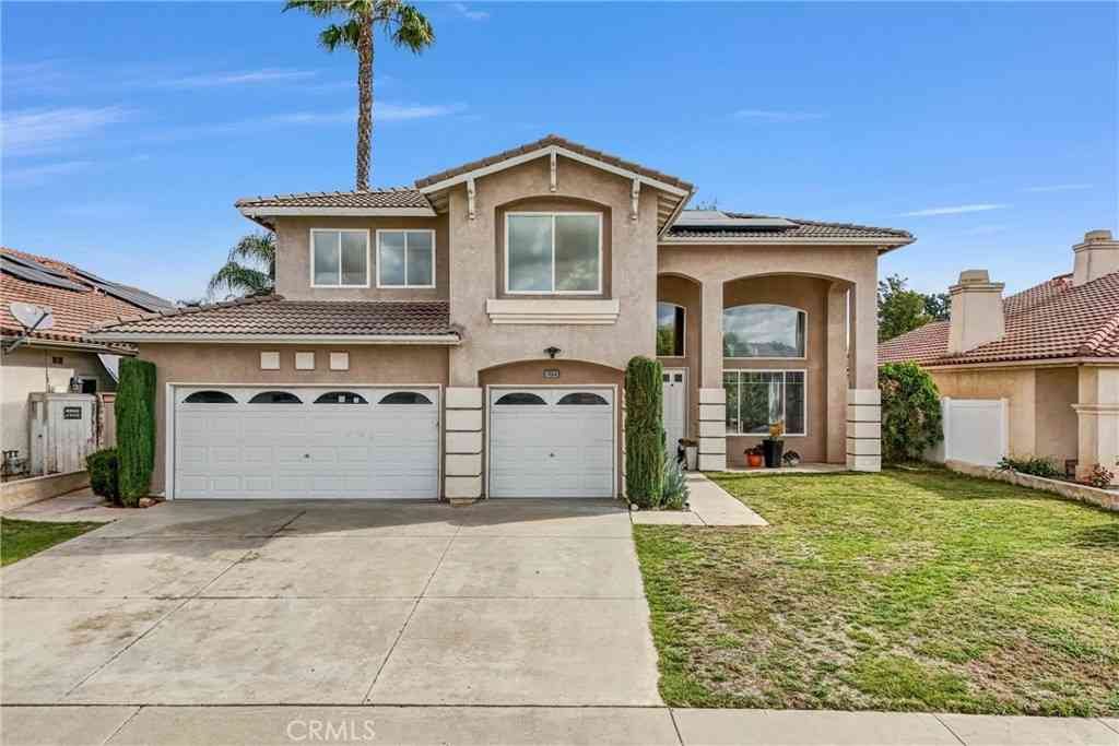 Homes For Sale - 24550 Avenida Arconte<br/> Murrieta, CA 92562